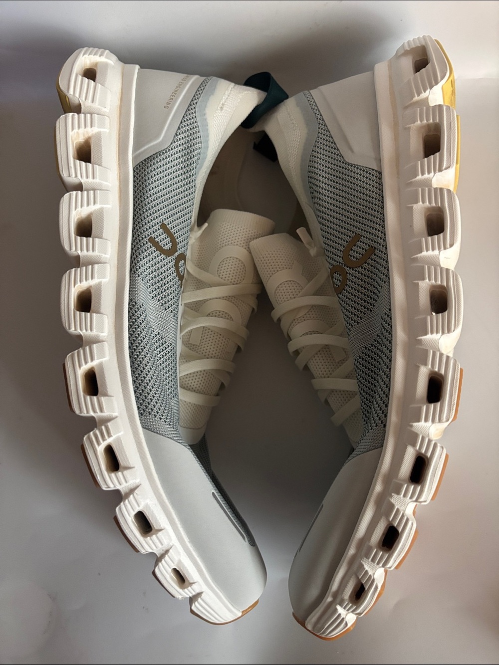 On Running Cloud 6 Versa in Ice | Spirulina Size 11.5 ~ Excellent - Picture 5 of 7